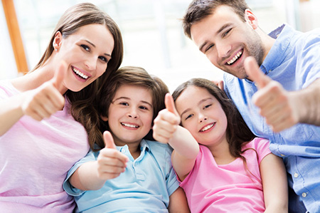 Familia feliz, Clinica dental familiar